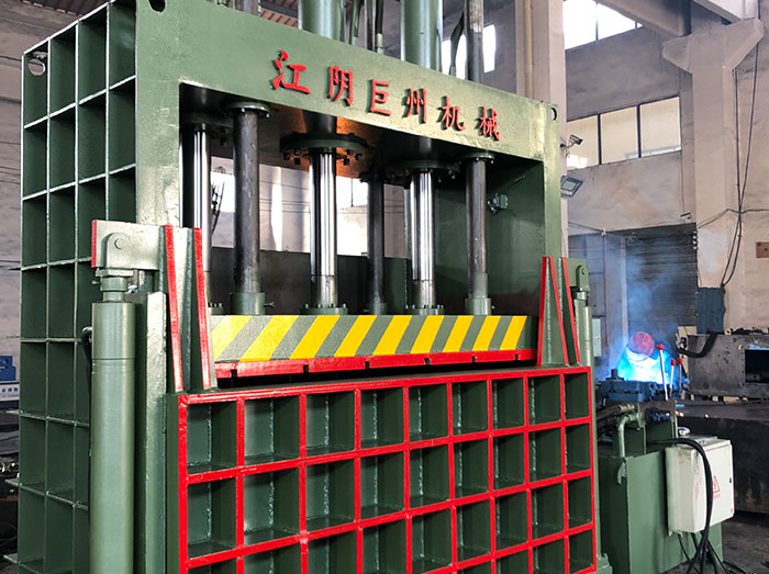 250噸立式打包機 250噸立式打包機